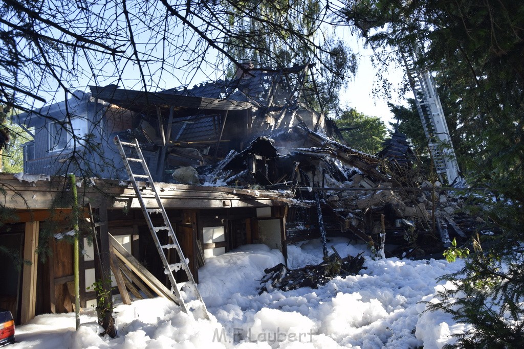 Grossfeuer Einfamilienhaus Siegburg Muehlengrabenstr P1210.JPG - Miklos Laubert